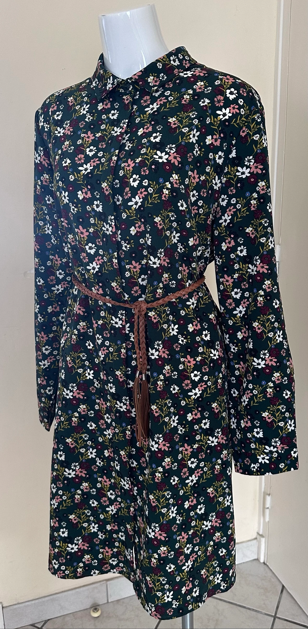 Vestido Floral Campo Fundo Verde Abotoado - Novo (T. XL / 44-46) – photo 4